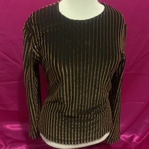 Como long sleeve gold and black stripe size L top. Velour gold stripe. Suede